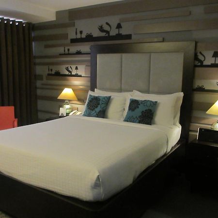 The Theodore Hotel Tagaytay City Екстер'єр фото