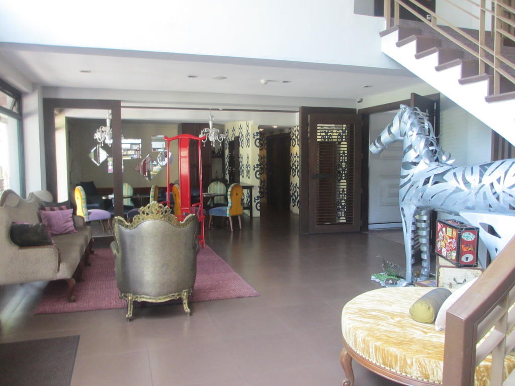 The Theodore Hotel Tagaytay City Екстер'єр фото