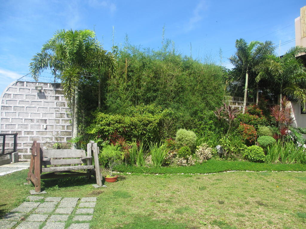 The Theodore Hotel Tagaytay City Екстер'єр фото