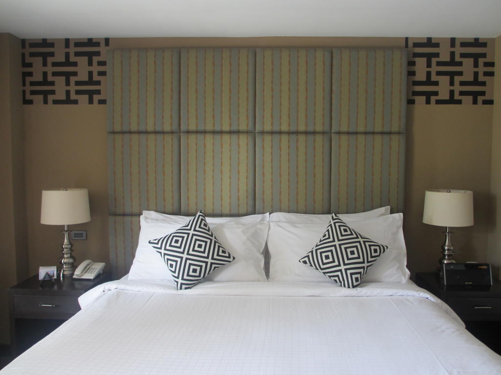 The Theodore Hotel Tagaytay City Екстер'єр фото