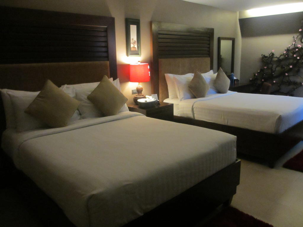 The Theodore Hotel Tagaytay City Екстер'єр фото