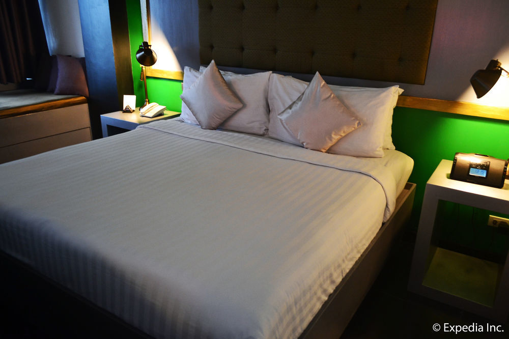 The Theodore Hotel Tagaytay City Екстер'єр фото
